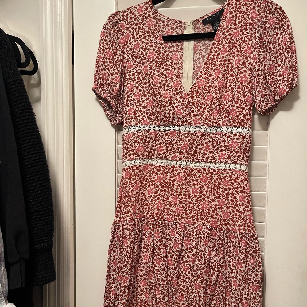 3/$30 Cute floral mini dress 💐